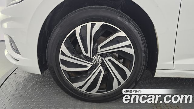 Volkswagen Jetta 2021 — photo 5