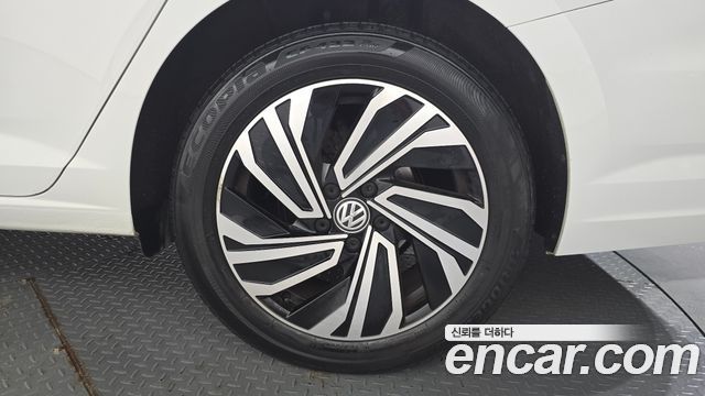 Volkswagen Jetta 2021 — photo 7