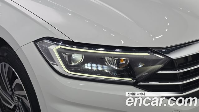Volkswagen Jetta 2021 — photo 8