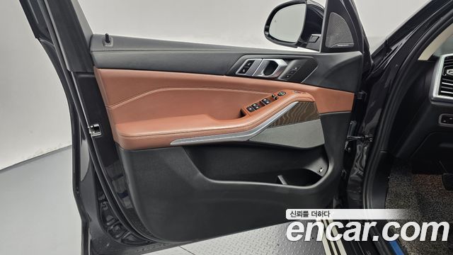 BMW X5 2022 — photo 14