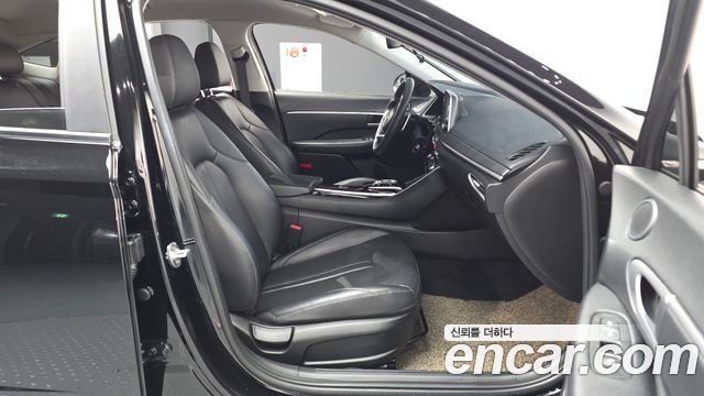 Hyundai Sonata 2022 — photo 17