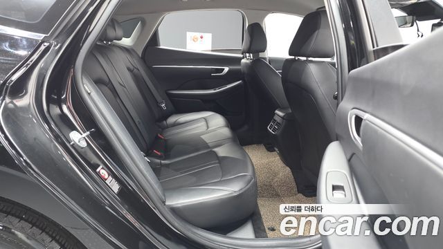 Hyundai Sonata 2022 — photo 18