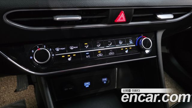 Hyundai Sonata 2022 — photo 24