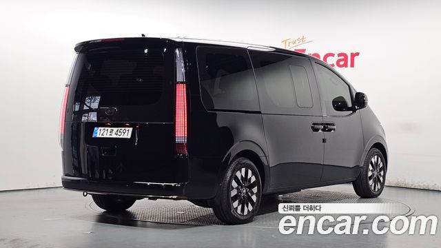 Hyundai Staria 2025 — photo 2