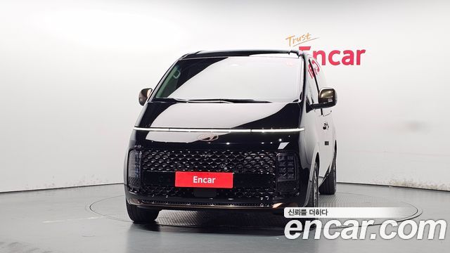Hyundai Staria 2025 — photo 3