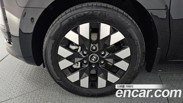 Hyundai Staria 2025 — photo 5