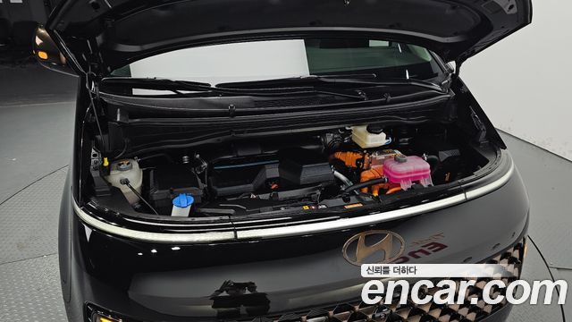 Hyundai Staria 2025 — photo 6