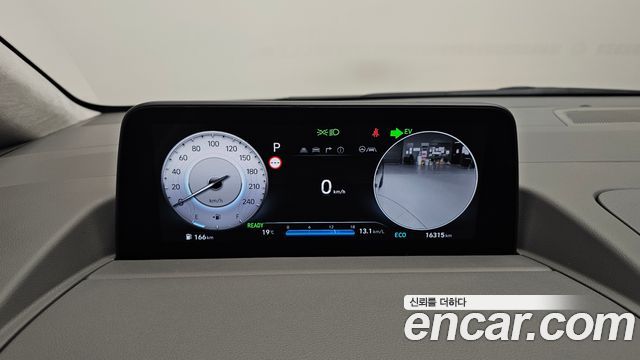 Hyundai Staria 2025 — photo 11