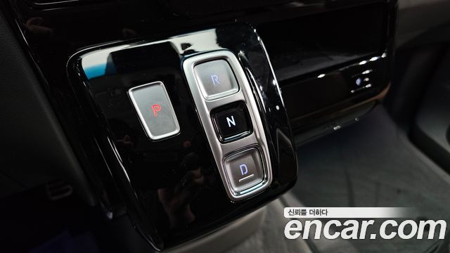 Hyundai Staria 2025 — photo 12