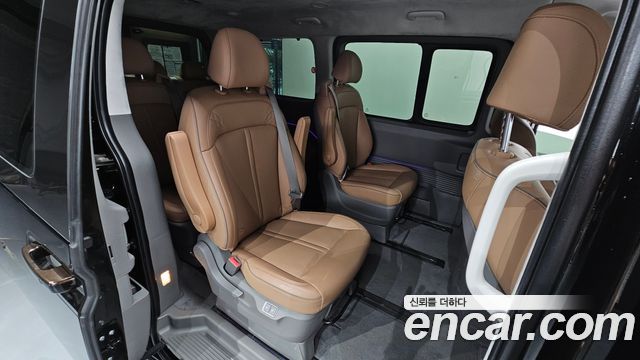 Hyundai Staria 2025 — photo 17