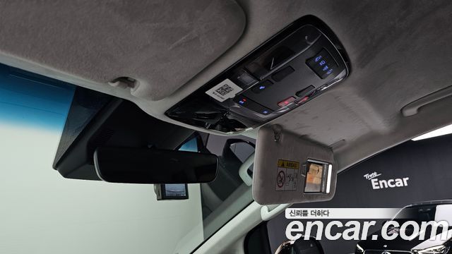 Hyundai Staria 2025 — photo 25