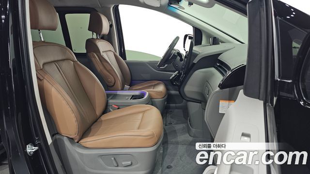 Hyundai Staria 2025 — photo 16