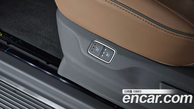 Hyundai Staria 2025 — photo 28