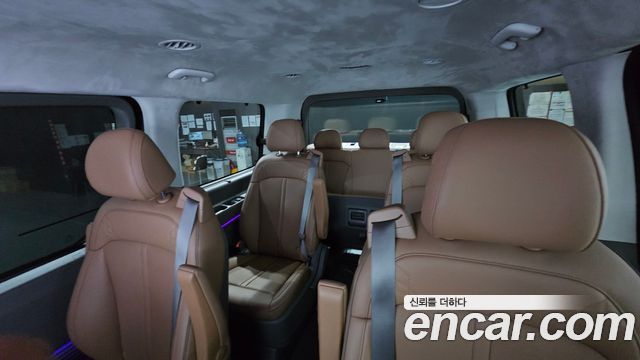Hyundai Staria 2025 — photo 30