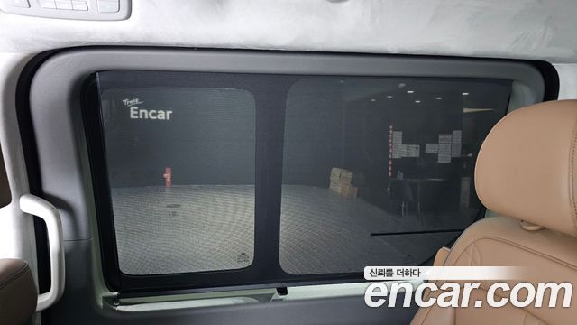 Hyundai Staria 2025 — photo 32