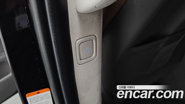 Hyundai Staria 2025 — photo 33