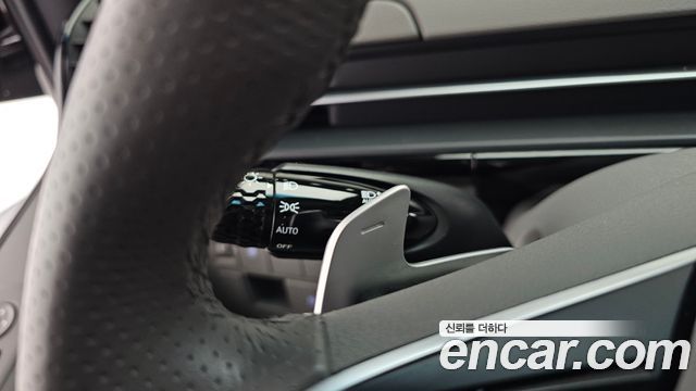 Hyundai Staria 2025 — photo 35