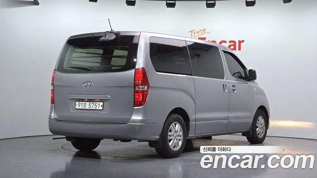 Hyundai Starex 2018 — photo 2