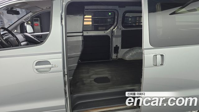 Hyundai Starex 2018 — photo 11
