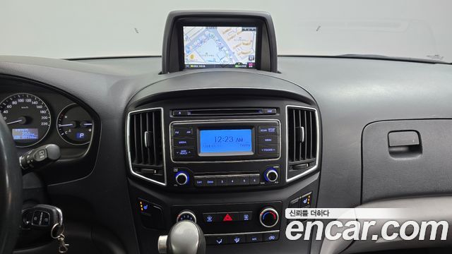 Hyundai Starex 2018 — photo 12