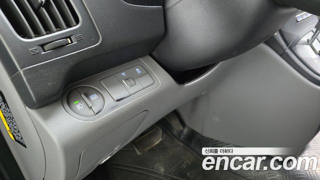 Hyundai Starex 2018 — photo 19