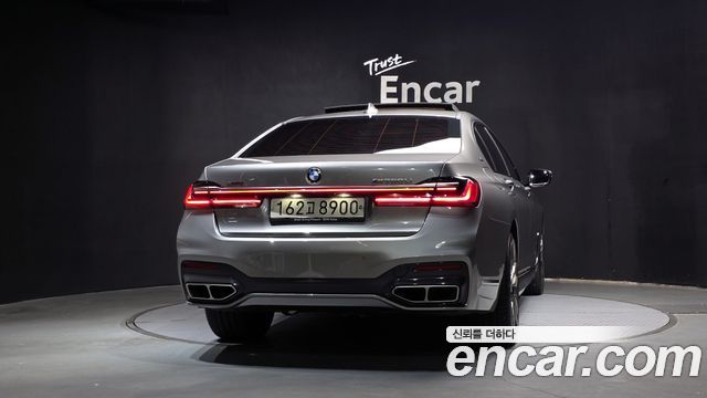 BMW 7-Series 2021 — photo 4