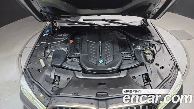 BMW 7-Series 2021 — photo 6