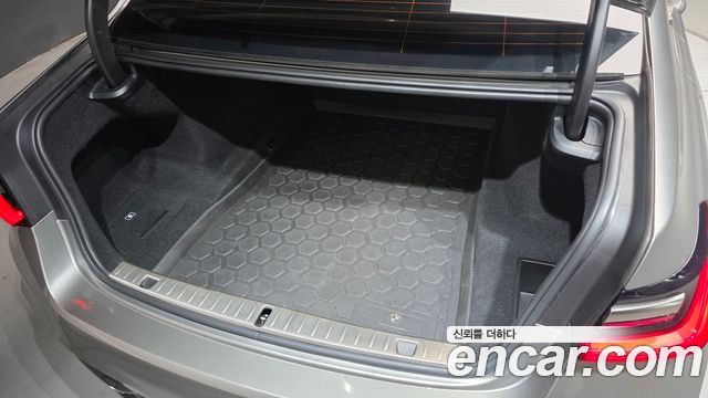 BMW 7-Series 2021 — photo 38