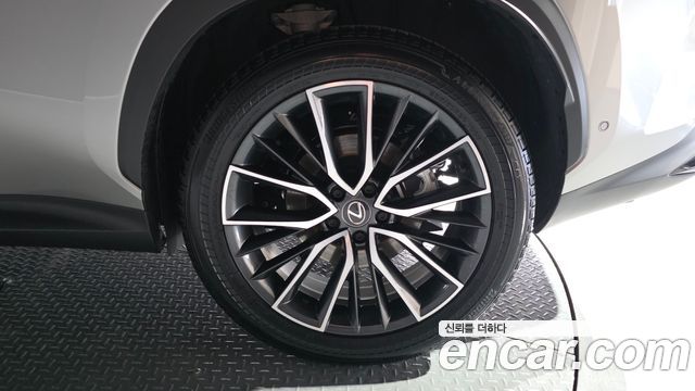 Lexus NX 2025 — photo 7