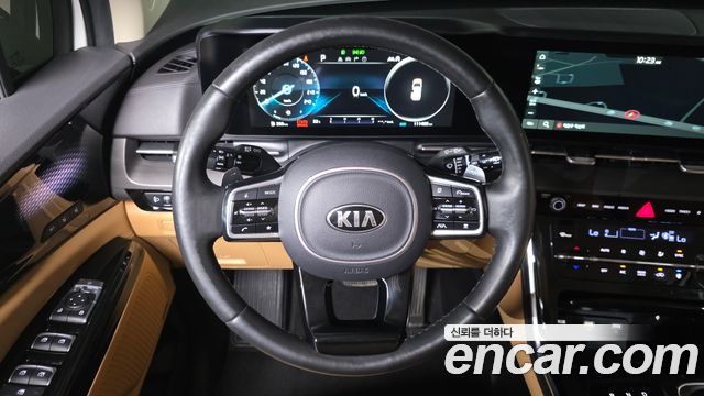 Kia Canival 2021 — photo 19