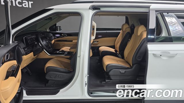 Kia Canival 2021 — photo 22