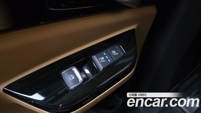 Kia Canival 2021 — photo 23