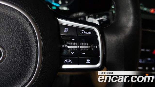 Kia Canival 2021 — photo 30