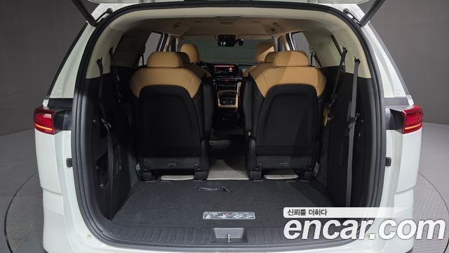 Kia Canival 2021 — photo 31