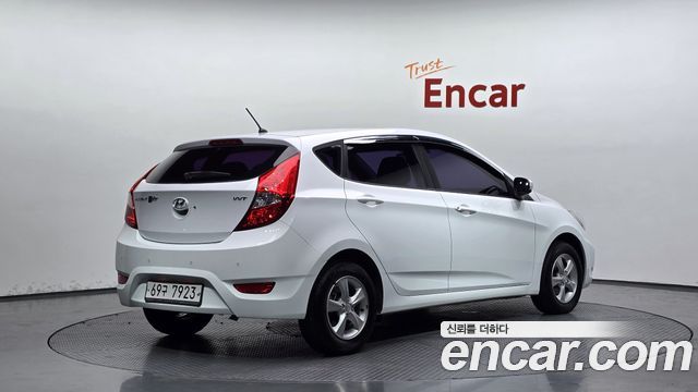 Hyundai Accent 2012 — photo 2