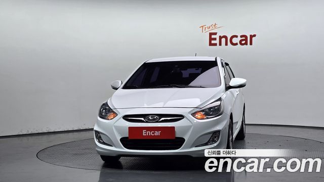 Hyundai Accent 2012 — photo 3