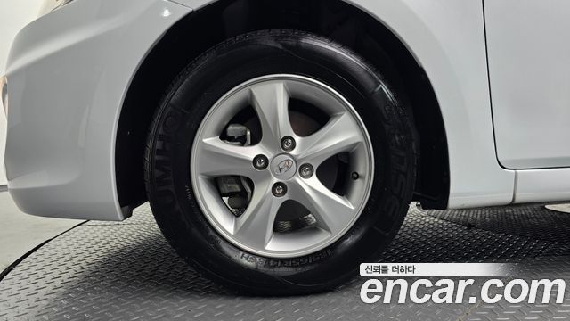 Hyundai Accent 2012 — photo 5