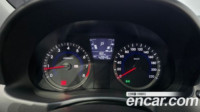 Hyundai Accent 2012 — photo 11