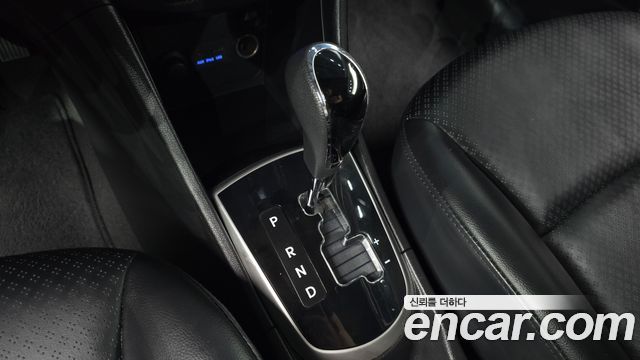 Hyundai Accent 2012 — photo 12
