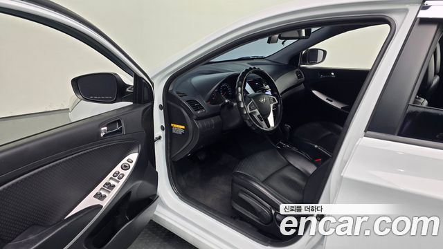Hyundai Accent 2012 — photo 17