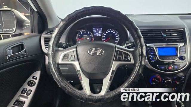 Hyundai Accent 2012 — photo 19