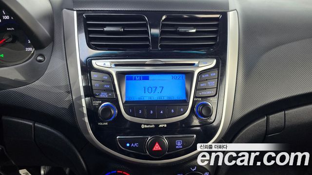 Hyundai Accent 2012 — photo 20