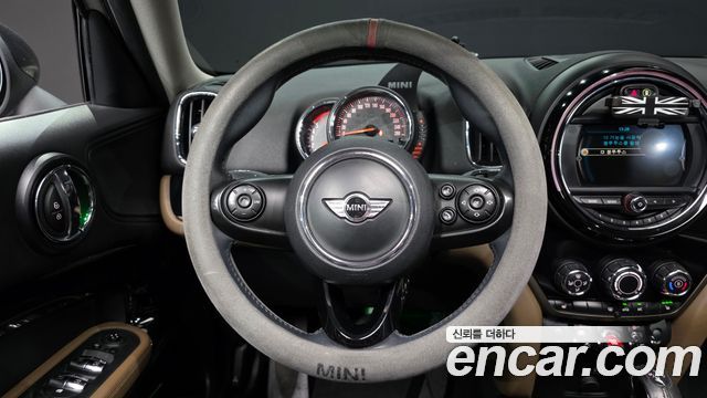 Mini Countryman 2017 — photo 13