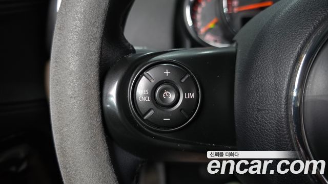 Mini Countryman 2017 — photo 16