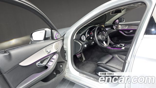 Mercedes-Benz C-Class 2018 — photo 10