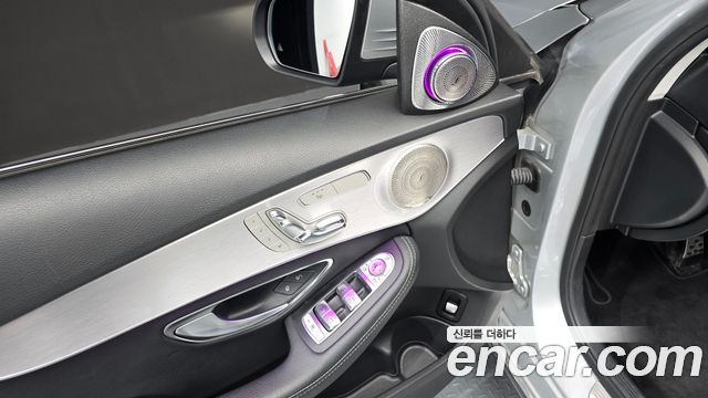 Mercedes-Benz C-Class 2018 — photo 19