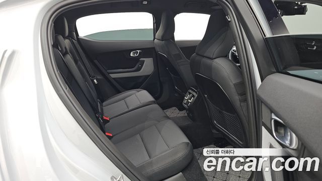 Polestar Polestar 2 2023 — photo 18