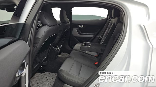 Polestar Polestar 2 2023 — photo 16