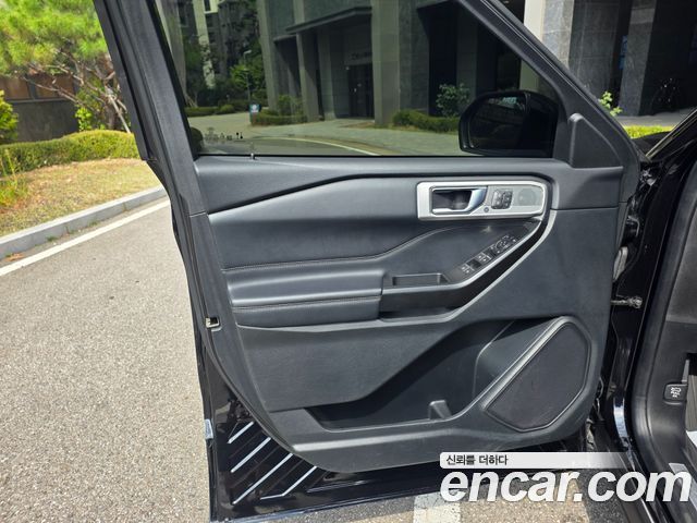 Ford Explorer 2020 — photo 16