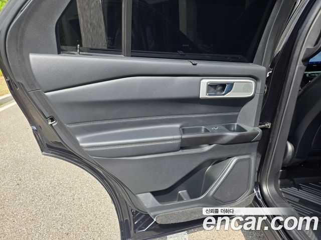 Ford Explorer 2020 — photo 17